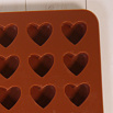 Форма силиконовая для шоколада "Сердечки" 34*22, 70 ячеек фото 2