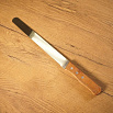 Нож для бисквита с широкими зубчиками 30 см лезвие, дерев. ручка фото 1