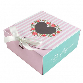 Коробка для 9 конфет с разделителями "Розовые полоски с сердцем" с лентой, 11*11*5 см